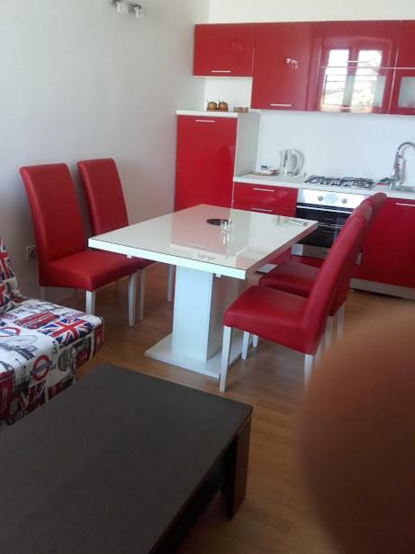 ביוגראד נה מורו Apartment Riva מראה חיצוני תמונה